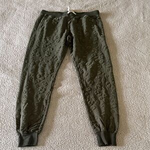 Theo and Spence Stylish Textured Olive Joggers for Women Medium